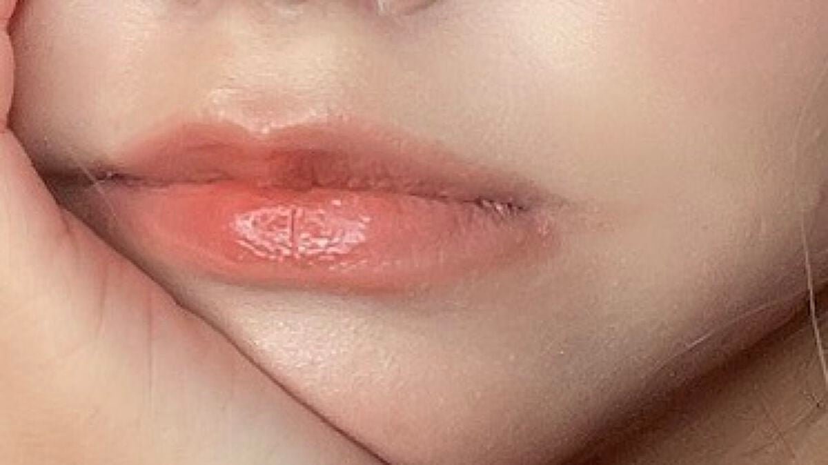 ラスティンググロスリップ/CEZANNE/口紅を使ったクチコミ(3枚目)