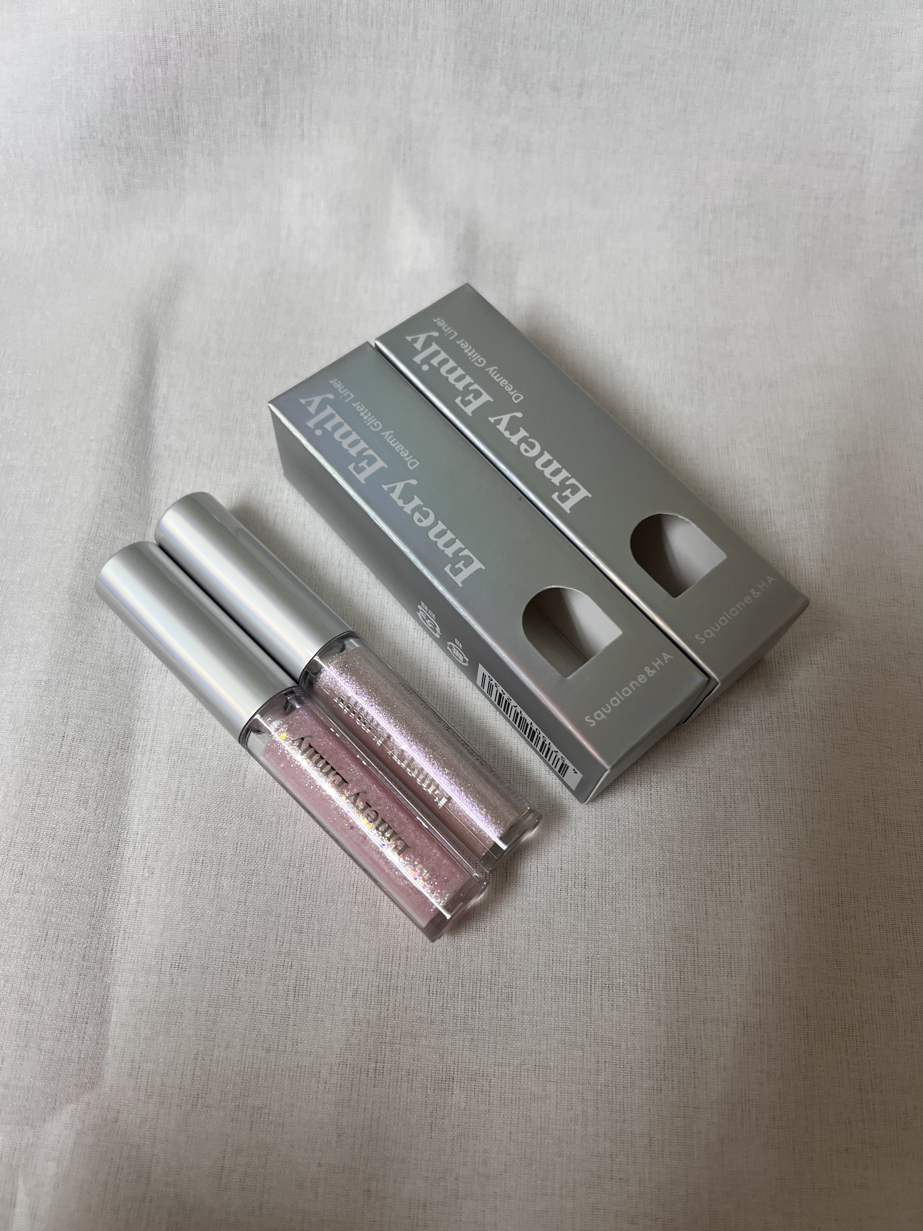 ドリーミー グリッターライナー/Emery Emily/グリッターを使ったクチコミ（2枚目）