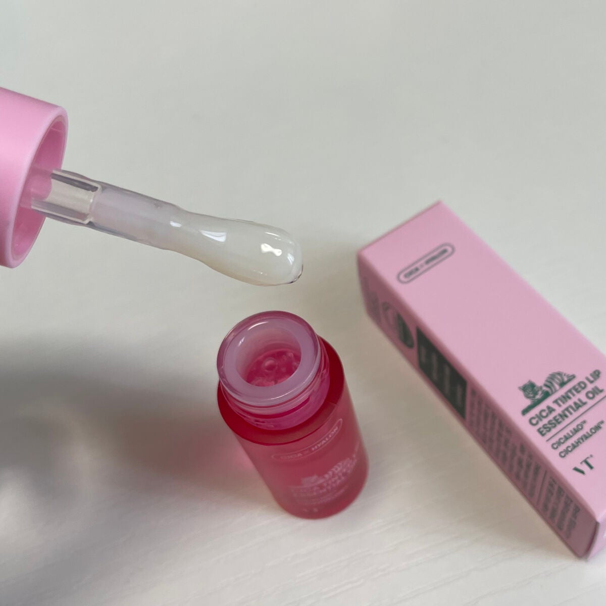 シカ ティンテッド リップ エッセンシャル オイル/VT/リップオイルを使ったクチコミ(3枚目)