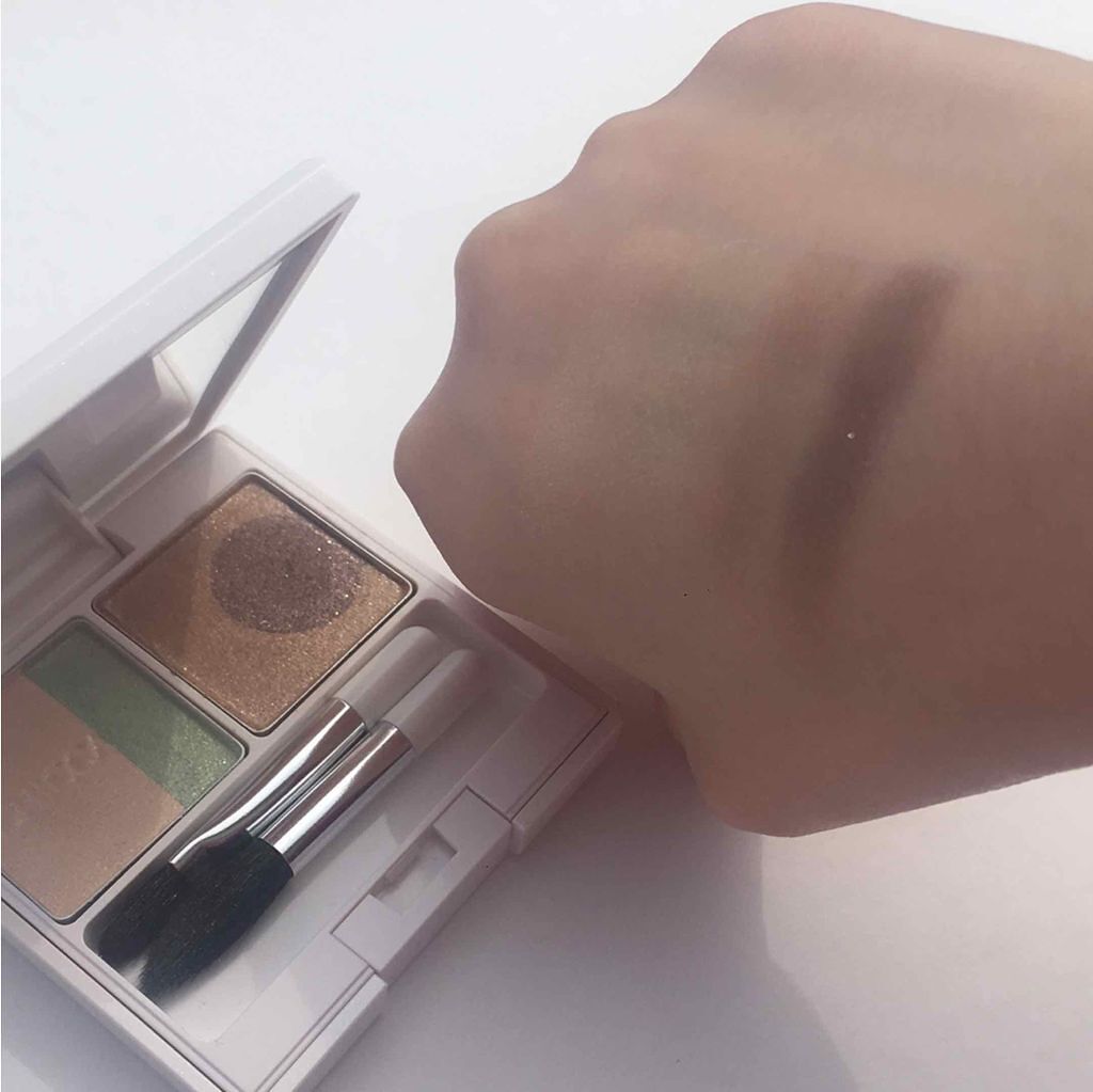 ミスティック パウダーアイシャドウ/CHICCA/アイシャドウパレットを使ったクチコミ(2枚目)
