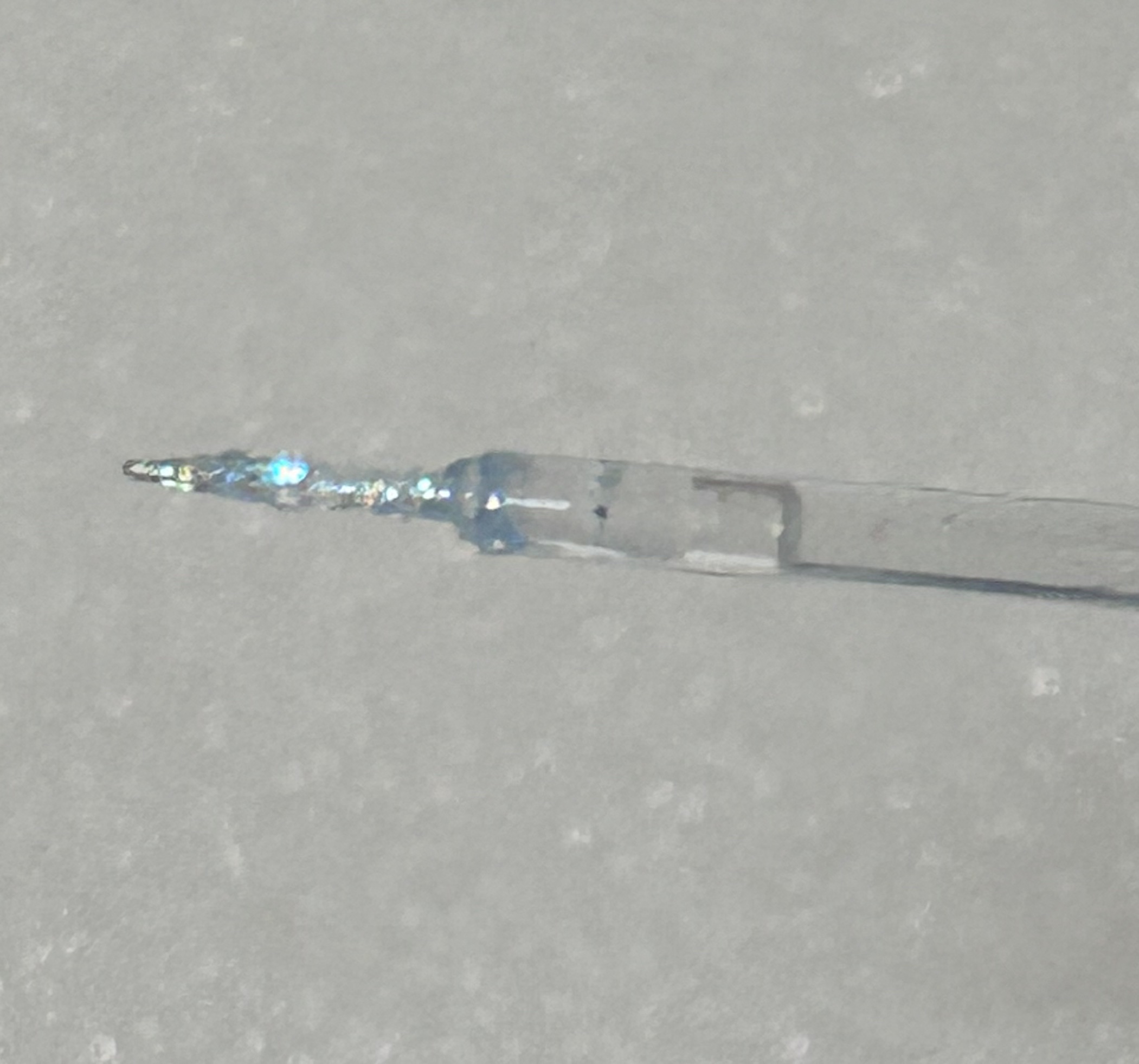 パールブリー アイグリッター  トライアングル/BLACK ROUGE/グリッターを使ったクチコミ（2枚目）