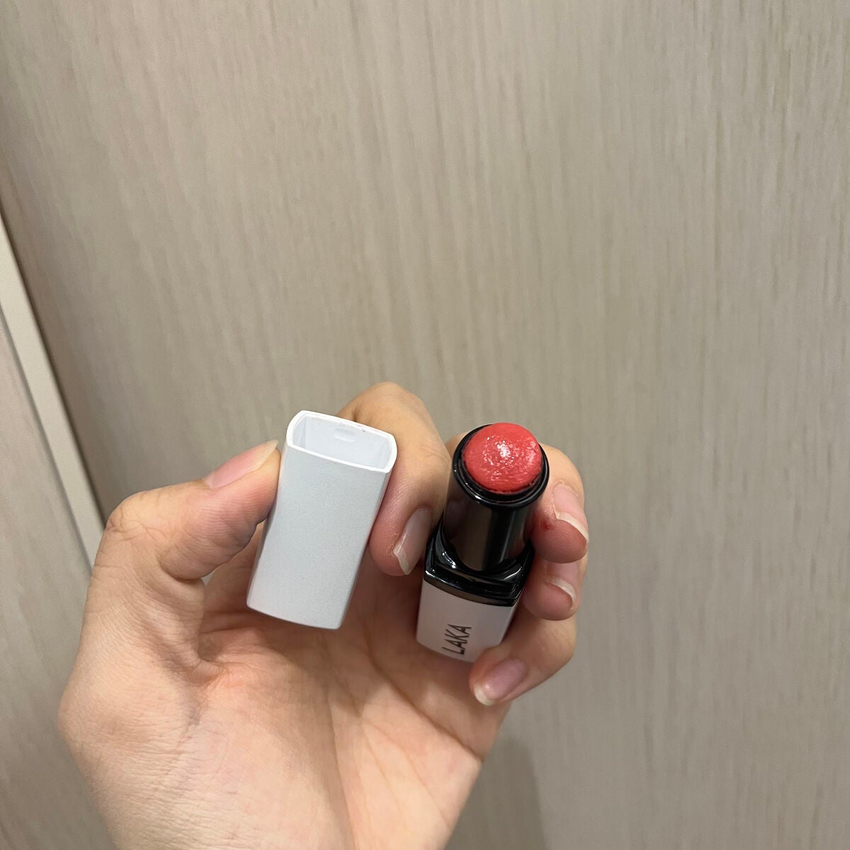 ウォータリーシアー リップスティック/Laka/口紅を使ったクチコミ(2枚目)