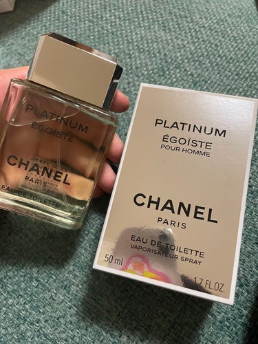 最近買った香水①

CHANEL
エゴイスト プラチナム オードゥ トワレット
50㎖ 10450円(税込)

一応メンズ用らしいのですが、トップノートのラベンダーっぽい匂いに惚れて買ってしまいました！