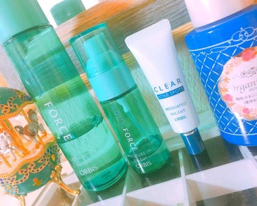 今使っているスキンケア用品です。

♡オルビスアクアフォースローション
    しっとりタイプ 180ml

お風呂上がりこれを素早く顔に浸透させます！
たしか、去年の冬頃から使ってて
ほんとにその頃乾