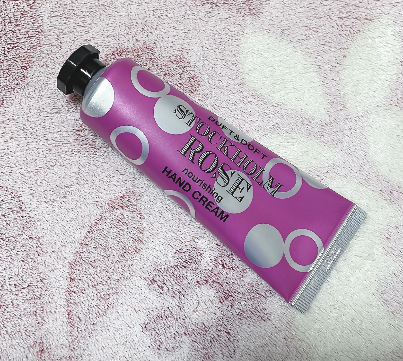 DUFT&DOFT ハンドクリーム　ローズのクチコミ「☆DUFT&DOFT  ハンドクリーム　ローズ

伸ばしやすい柔らかめなクリームでしっとりしす.....」（1枚目）