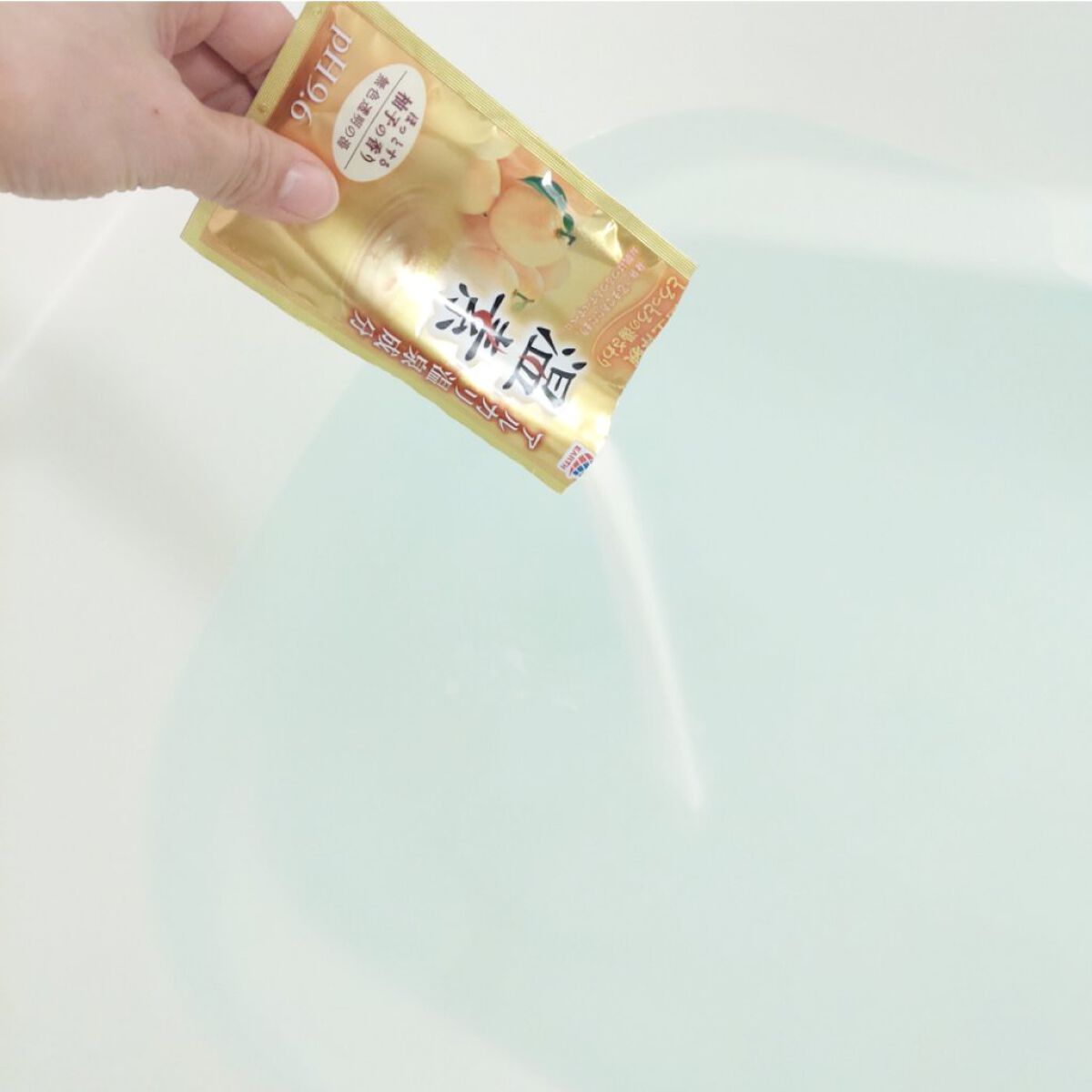 温素 温素 柚子の香りのクチコミ「個包装1包のものを使ってみました。

サラサラとした粉末タイプの入浴剤。
すぐに溶けて、湯ざわ.....」（3枚目）