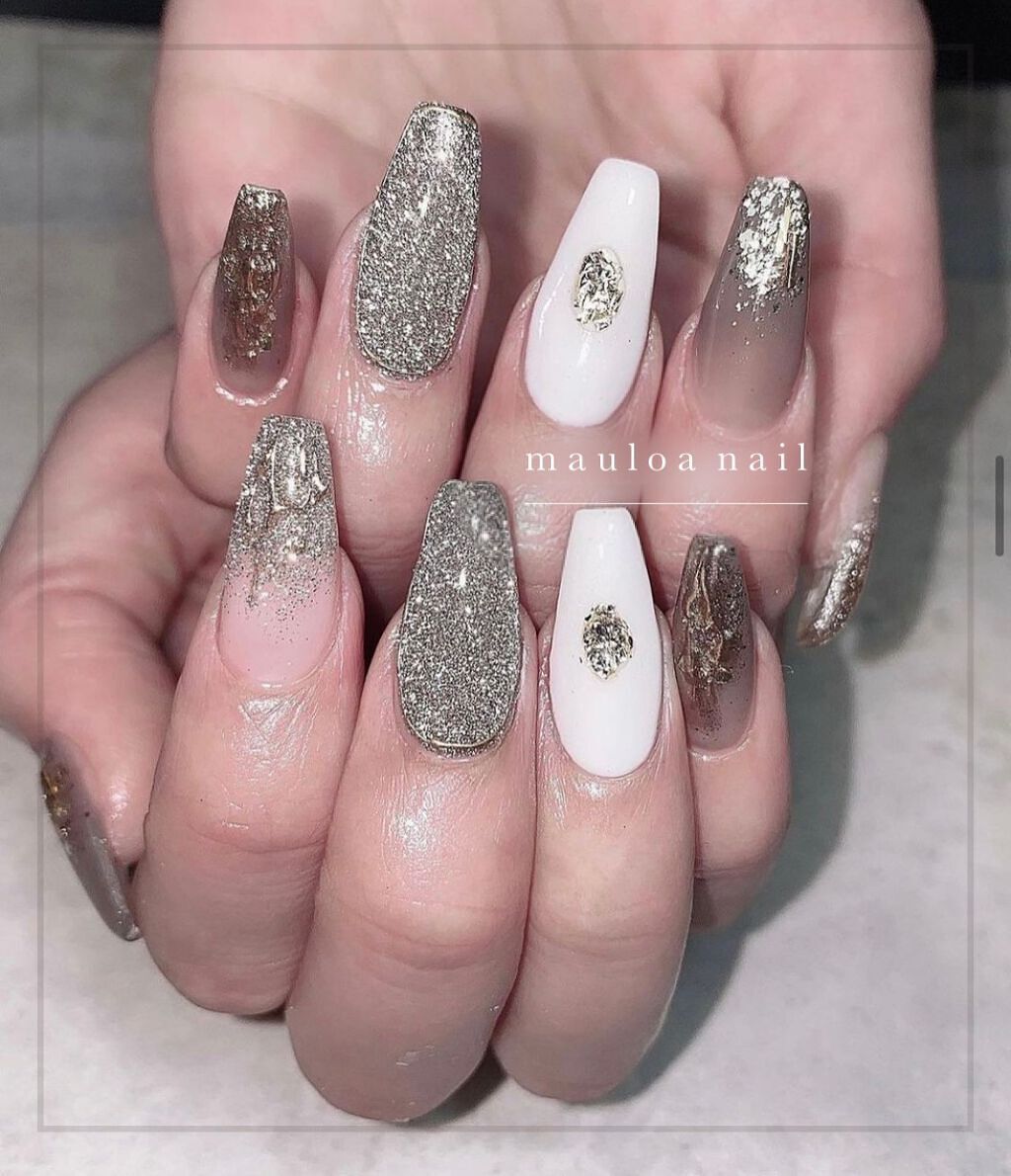 mauloa_nail on LIPS 「・フラッシュネイル🤎🤎・・#ネイル#ネイルデザイン#ワンカ..」(1枚目)