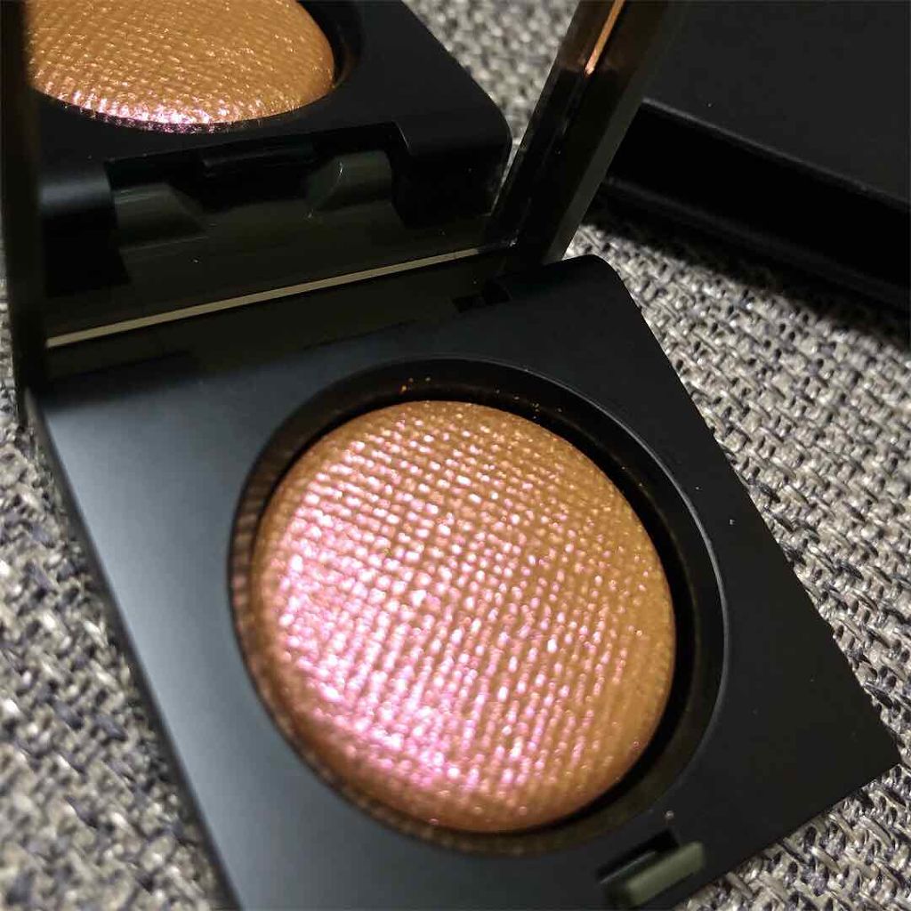 リュクスアイシャドウ 01 インカンデスント/BOBBI BROWN/単色アイシャドウを使ったクチコミ（2枚目）