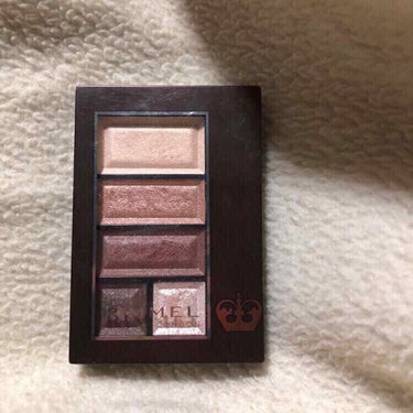 【eye shadow】

good
・入ってる色全部可愛い
・ラメ感が◎
・発色
・プチプラ
・チップ付き

bad
・ラメが多少飛ぶ


feel
個人的には②と⑤の色がお気に入りです☺︎

控えめ