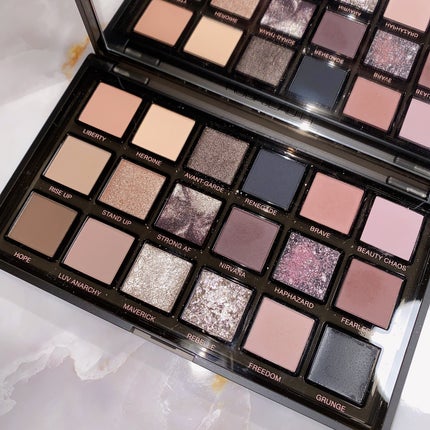 Huda Beauty PRETTY GRUNGE