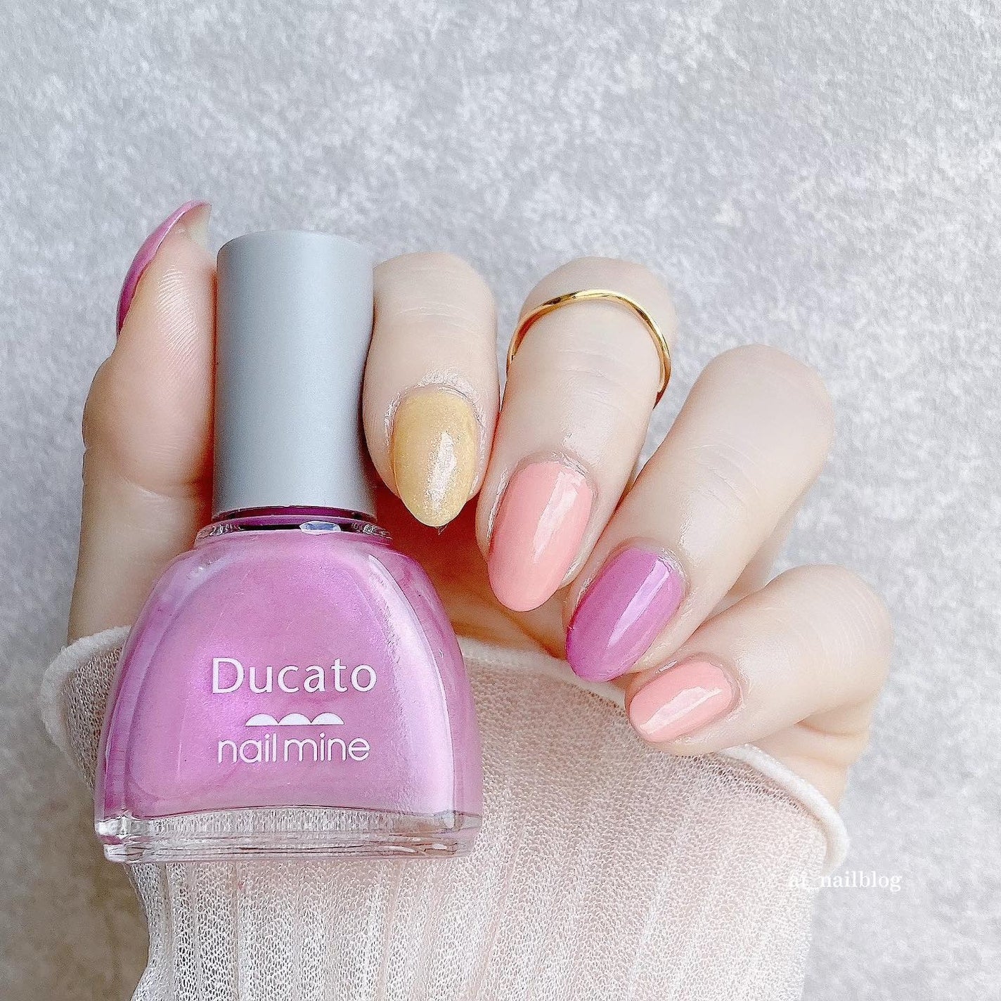 ai on LIPS 「.Ducatoから新シリーズ「nailmine」を実際に爪に塗..」(1枚目)