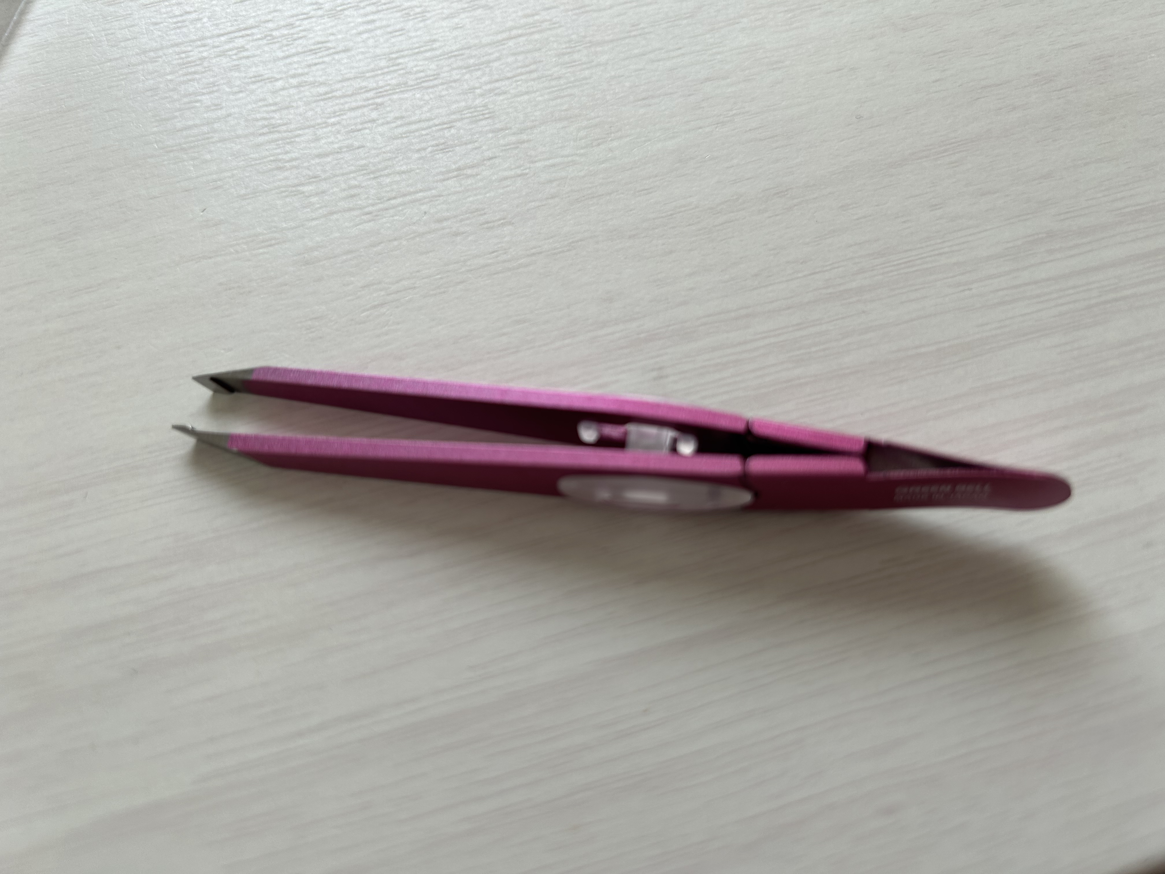 グリーンベル ズレずに抜ける 驚きの毛抜き (シャイニーピンク)のクチコミ「グリーンベルズレずに抜ける 驚きの毛抜き

私の中ではちょっとお高めの毛抜き

本当にズレない.....」（3枚目）