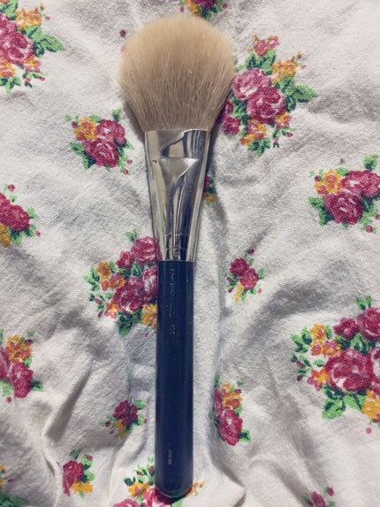 #135SE ラージ フラット パウダー ブラシ/M・A・C/メイクブラシを使ったクチコミ(1枚目)