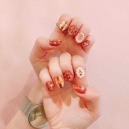 ネイルホリック リミテッドカラー Sweets Holic YE562/ネイルホリック/マニキュアを使ったクチコミ(1枚目)