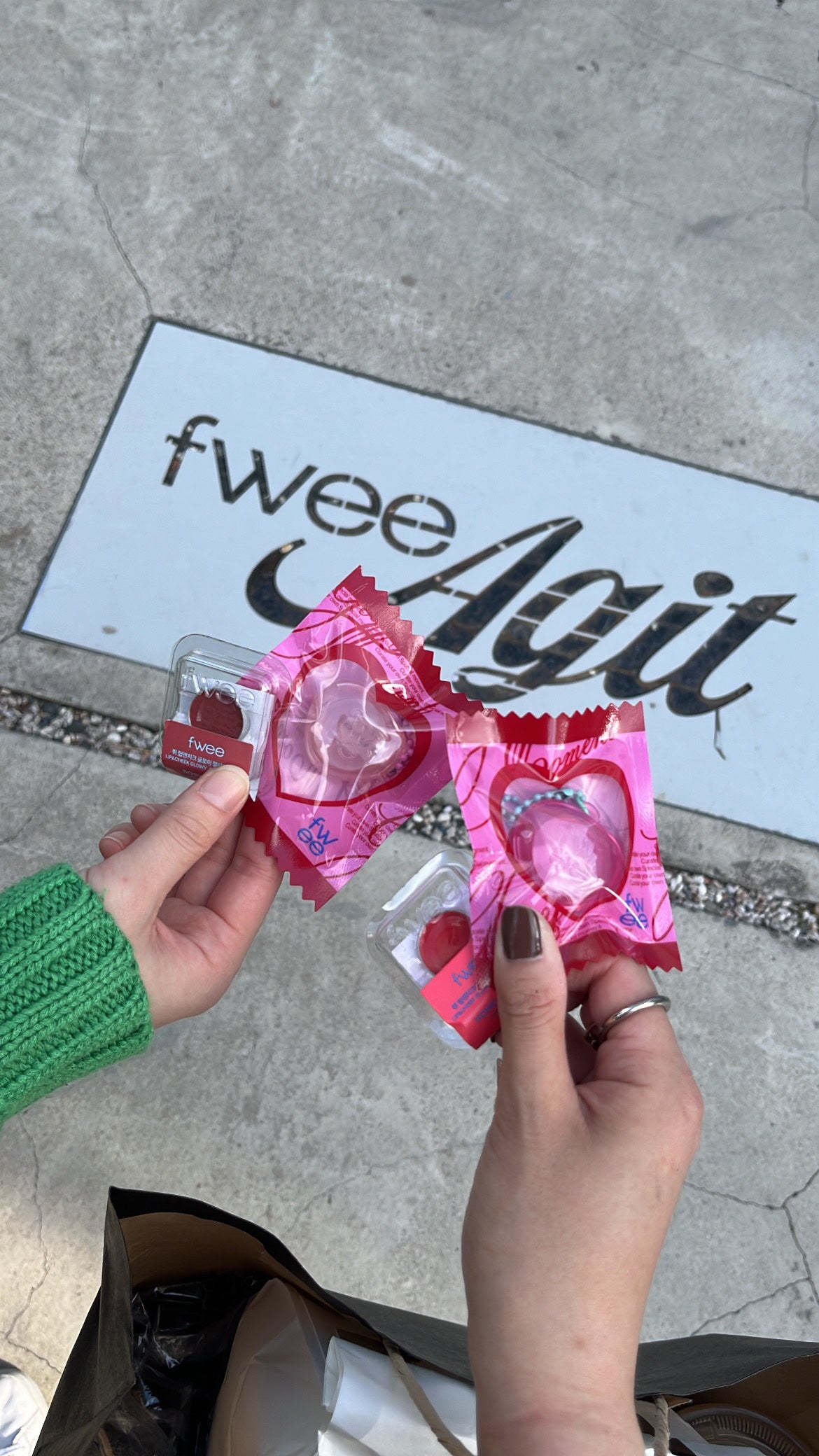 フィー リップアンドチーク グローイジェリーポット/fwee/リップグロスを使ったクチコミ(9枚目)