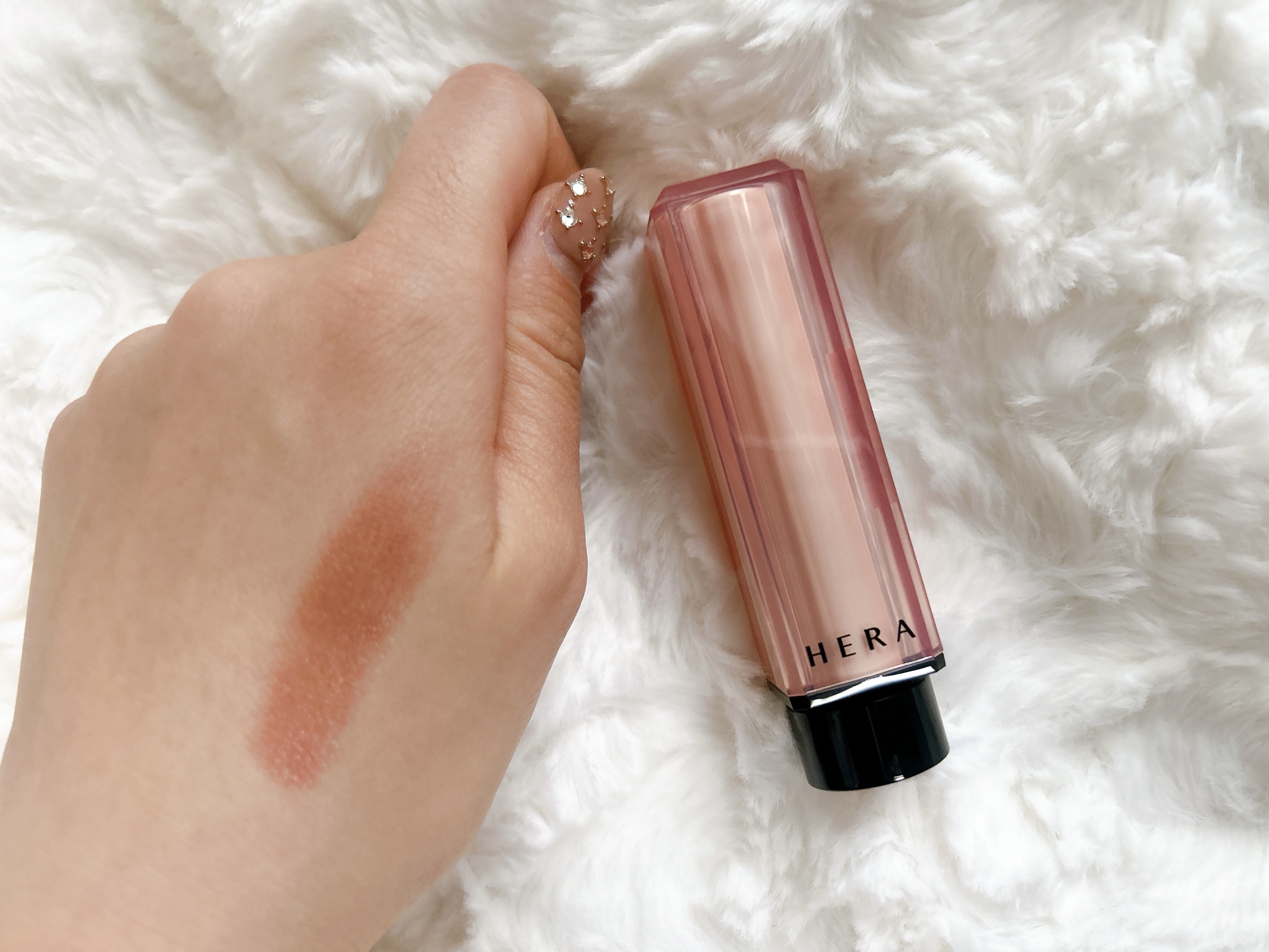 センシュアル ヌードバーム 460 HERMONY（日本限定）/HERA/リップバームを使ったクチコミ（3枚目）