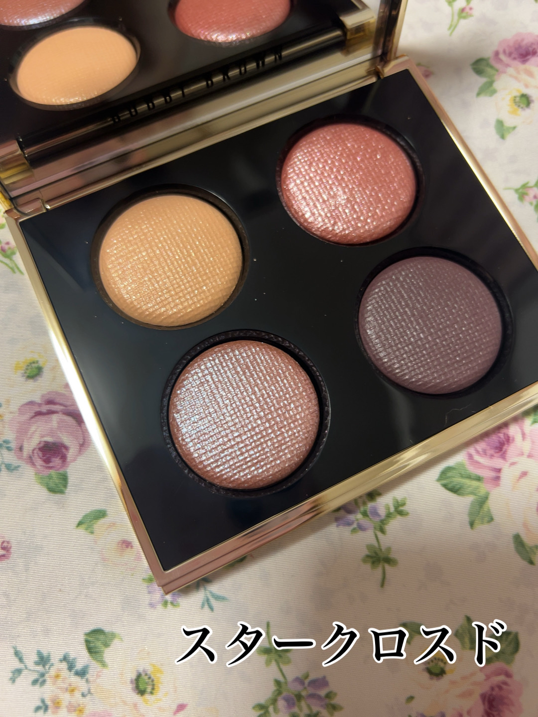 リュクス アイシャドウ クォード グロウ ウィズ ラブ コレクション/BOBBI BROWN/アイシャドウパレットを使ったクチコミ（2枚目）