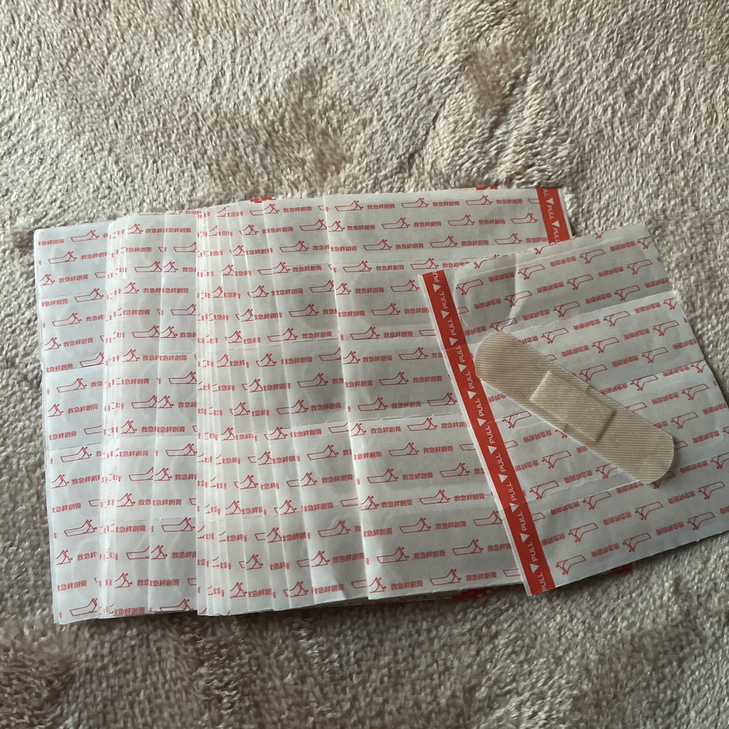 阿蘇製薬 救急バン　徳用100枚　半透明タイプ　Mサイズ