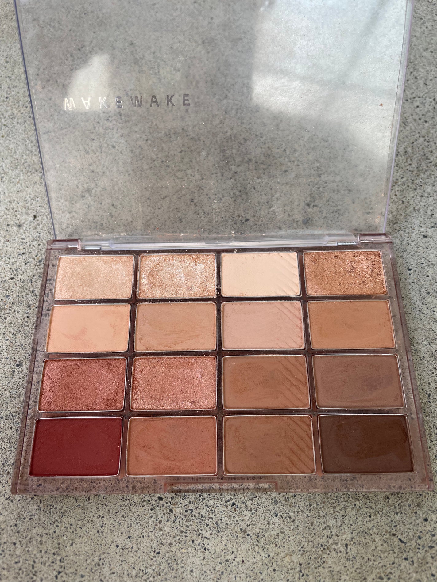 ソフトブラーリングアイパレット/wakemake/アイシャドウパレットを使ったクチコミ(2枚目)