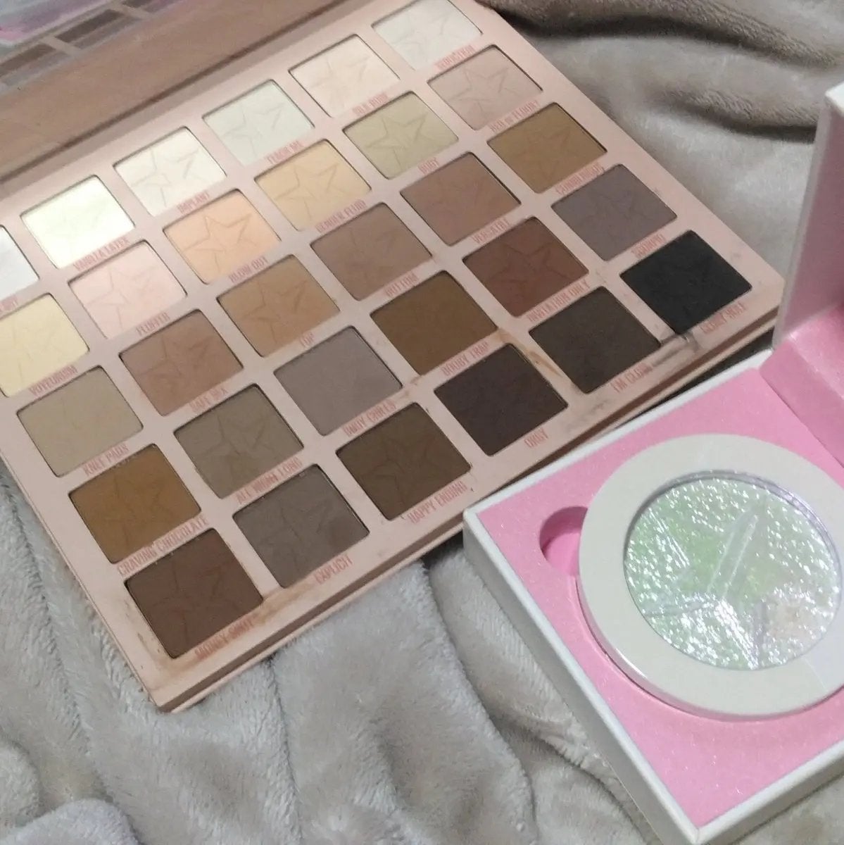 Orgy Eyeshadow Palette/Jeffree Star Cosmetics/アイシャドウパレットを使ったクチコミ(1枚目)