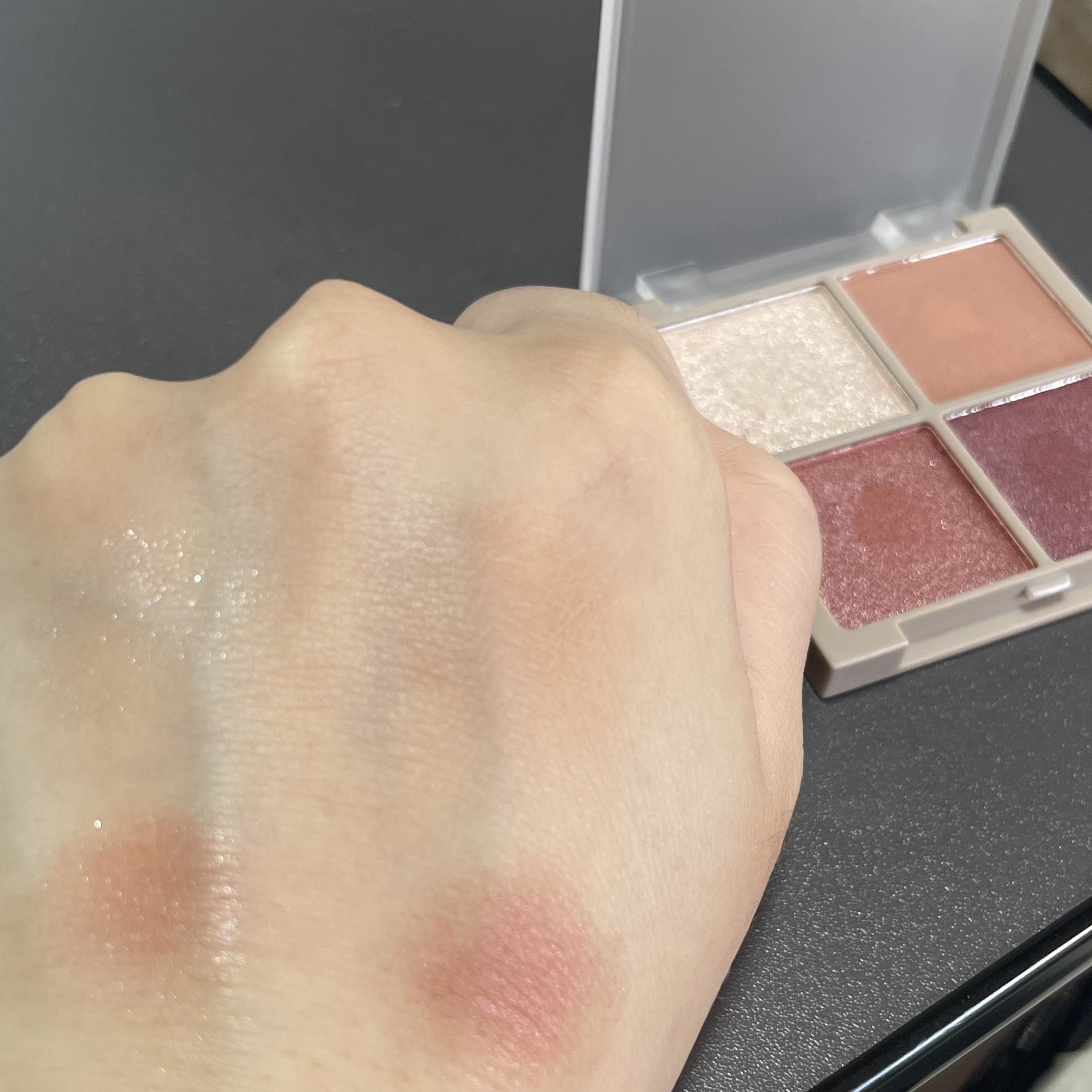 Lilytone 4色アイシャドウ/Lilytone/アイシャドウパレットを使ったクチコミ（3枚目）