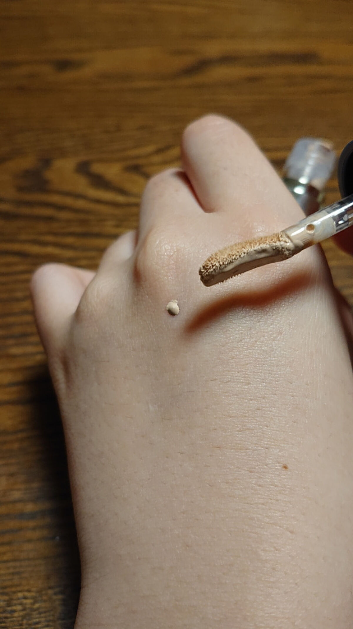 タトゥーウォータープルーフスカーコンシーラー/フォレンコス/リキッドコンシーラーを使ったクチコミ（2枚目）