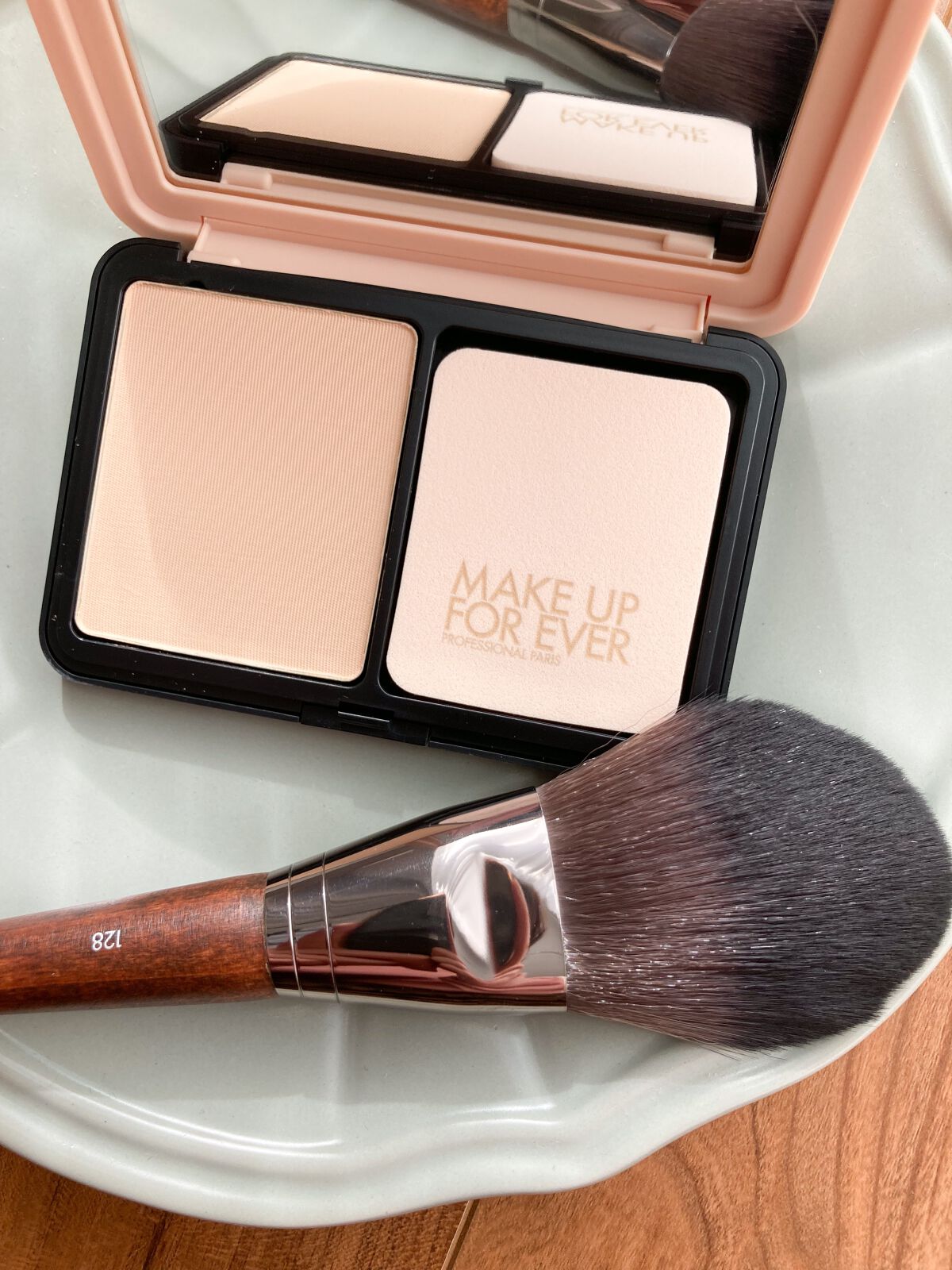 HDスキン マットベルベットコンパクト/MAKE UP FOR EVER/パウダーファンデーションを使ったクチコミ(2枚目)