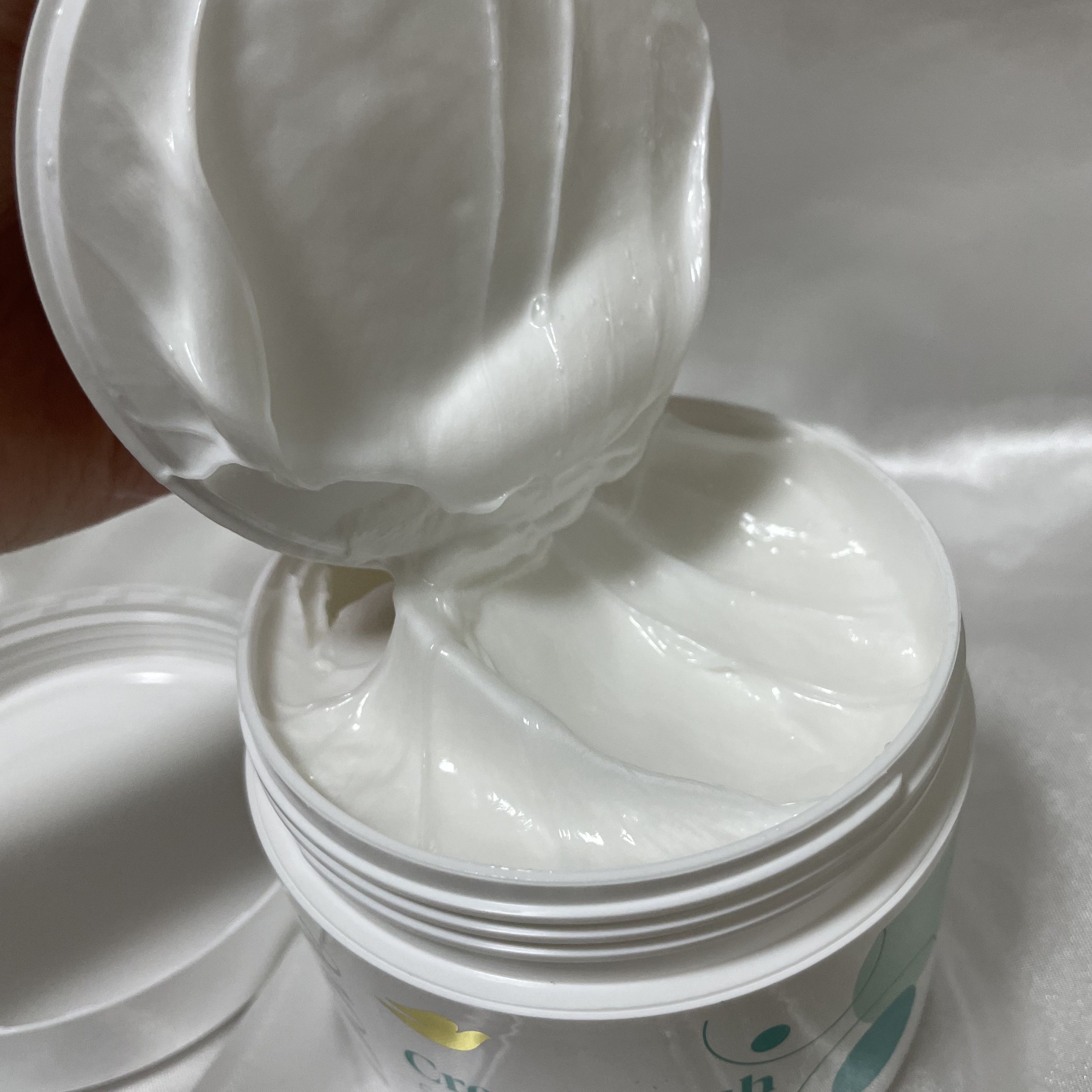 ダヴ クリームボディウォッシュ コンフォートモイスチャー/ダヴ/ボディソープを使ったクチコミ（2枚目）