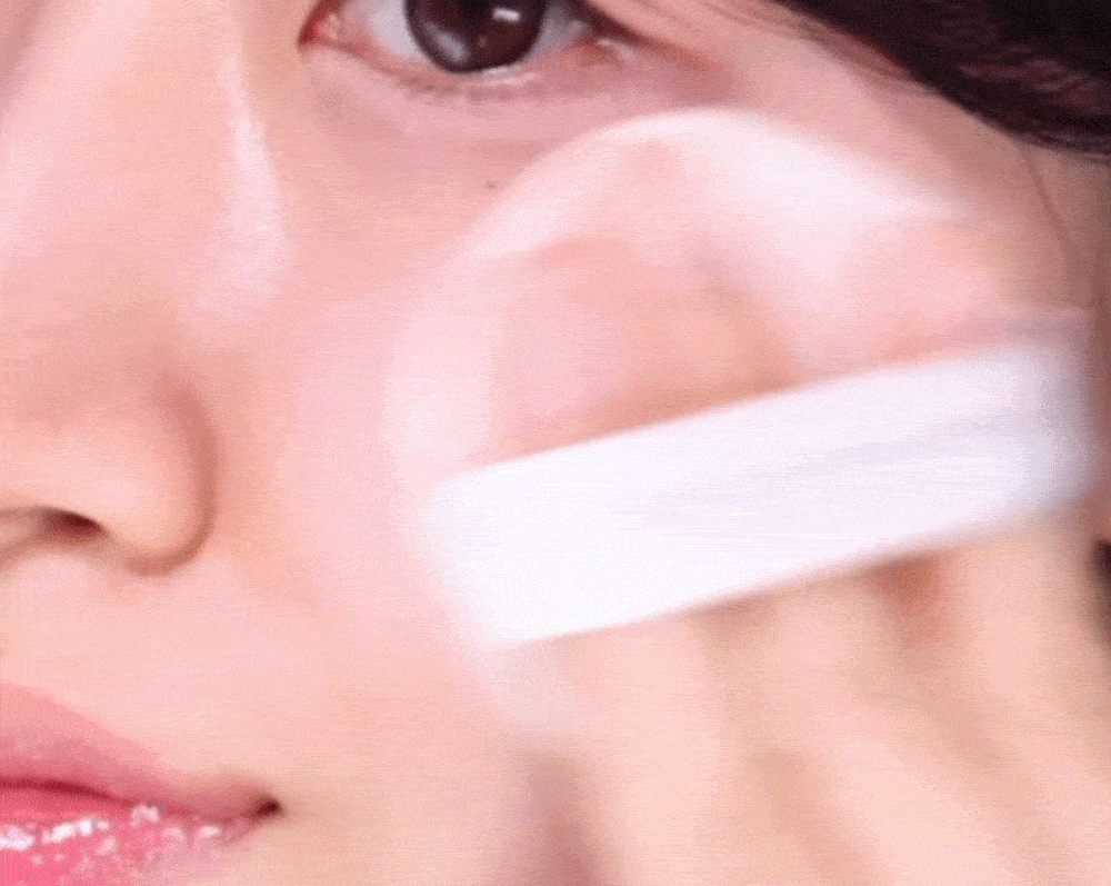 too cool for school トーンアップ ベアサンクッションのクチコミ「ノーファンデでも明るい肌に☀トーンアップベアサンクッション

24時間トーンロック🔐
華やかな.....」（3枚目）