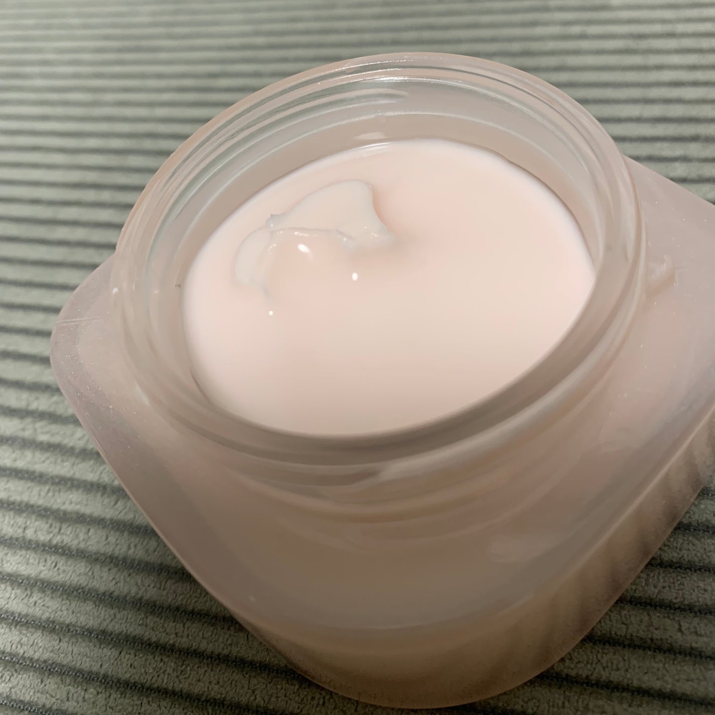 ミシャ グロウ スキンバーム(R)/MISSHA/化粧下地を使ったクチコミ(3枚目)