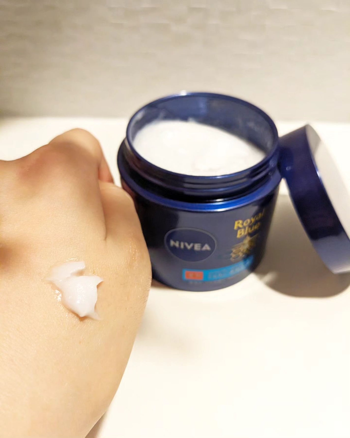 ニベア ロイヤルブルーボディクリーム うるおい密封ケア/ニベア/ボディクリームを使ったクチコミ(4枚目)