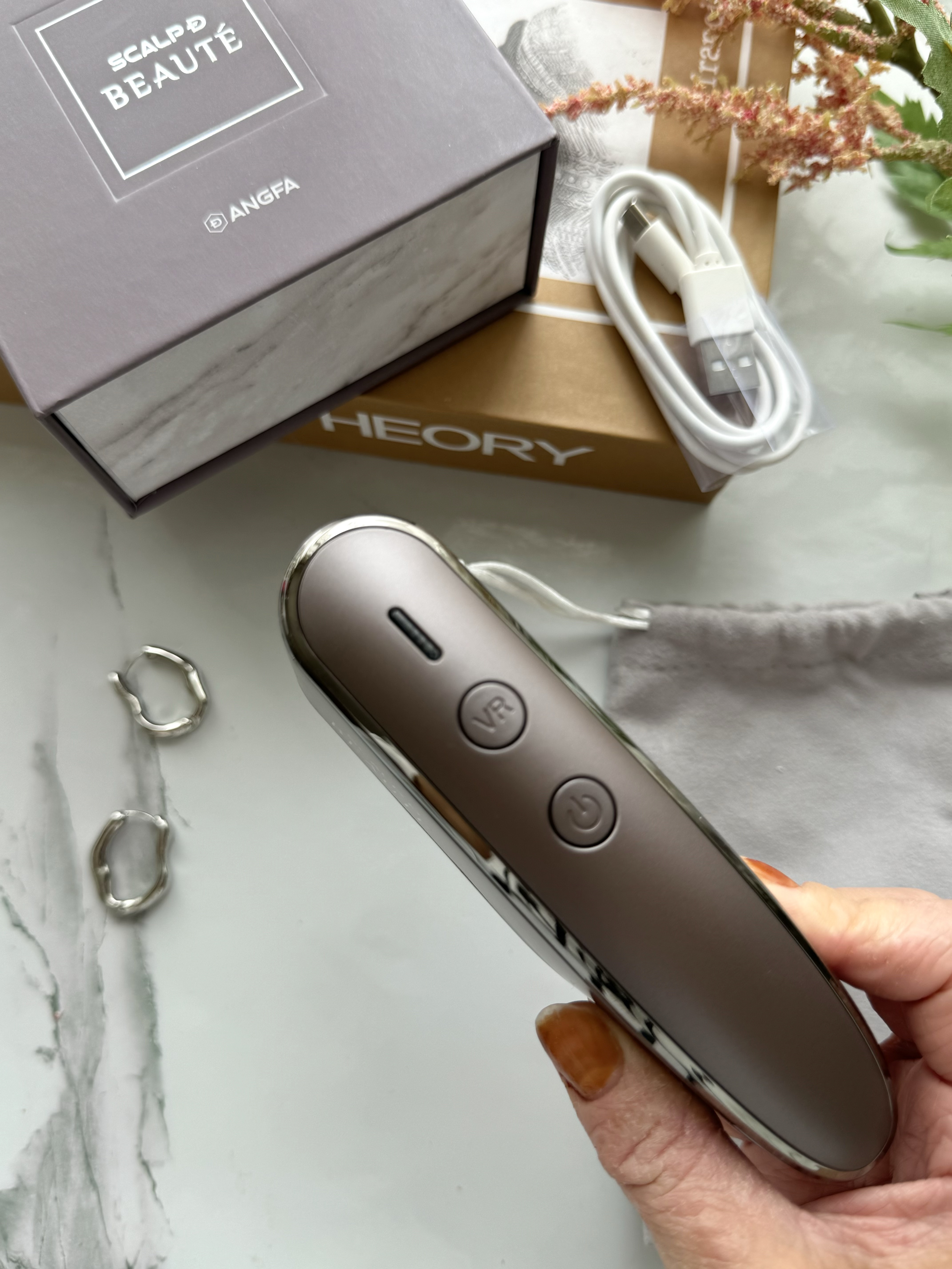 スカルプ電気ブラシ/アンファー(スカルプD)/美顔器・マッサージを使ったクチコミ（2枚目）