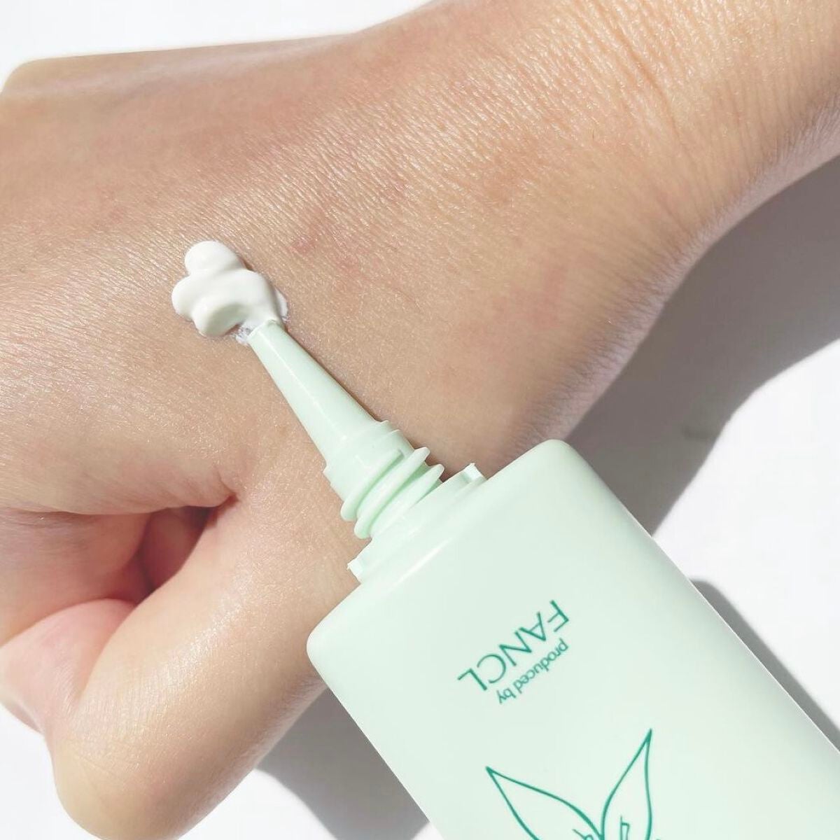 つやつやトーンアップUV/ボタニカルフォース/化粧下地を使ったクチコミ(2枚目)