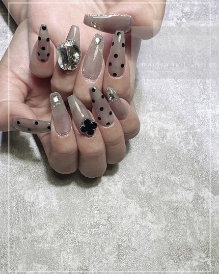 #ドットネイル,#ネイル,#アートネイル,#春ネイル,#ミラーアートネイル,#フレンチネイル,#リボンネイル,#ワンホンネイル,#ミラーアートネイル,#パーツネイル,#ミラーネイル,#埋め尽くしネイル,#シースルーネイル,#天王寺ネイル,#ビジューネイルのネイルデザイン