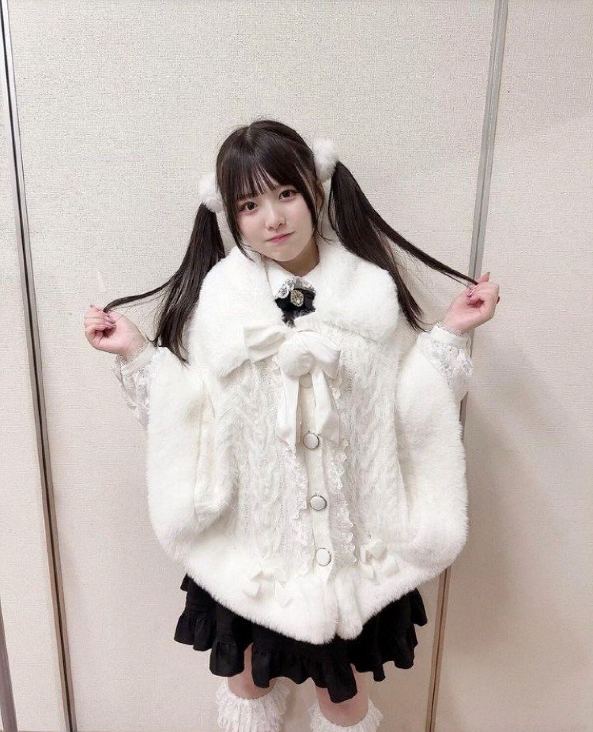 愛菜 on LIPS 「私の憧れの人°・*:.。.☆この中に自分の憧れの人が入ってる人..」(3枚目)