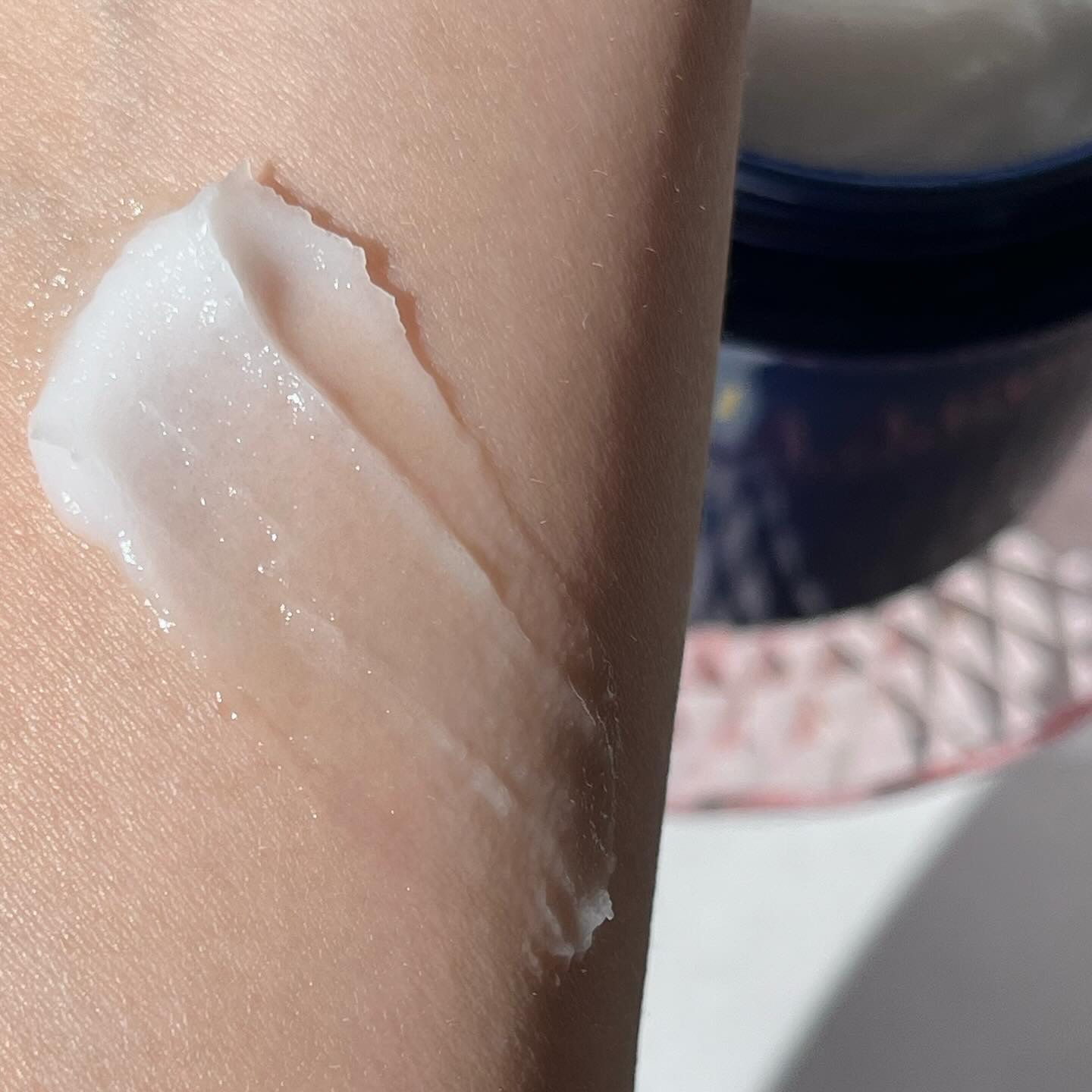 ニベア ロイヤルブルーボディクリーム うるおい密封ケア/ニベア/ボディクリームを使ったクチコミ（3枚目）