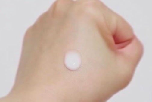 アネッサ スキンセラム<医薬部外品>/アネッサ/フェイスクリームを使ったクチコミ(3枚目)