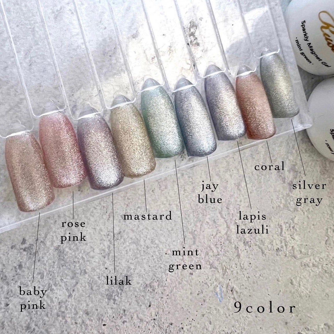 naomi on LIPS 「優しいcolorと華やかな輝きがとっても綺麗なマグネットジェル..」(2枚目)