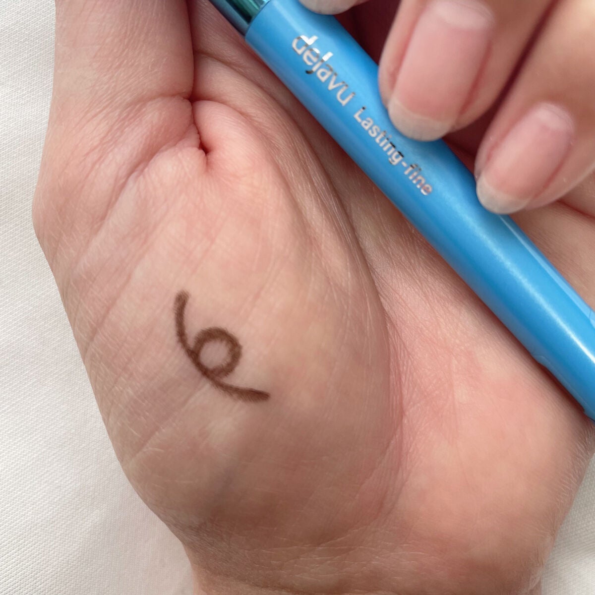 「密着アイライナー」極細クリームペンシル/デジャヴュ/ペンシルアイライナーを使ったクチコミ(2枚目)
