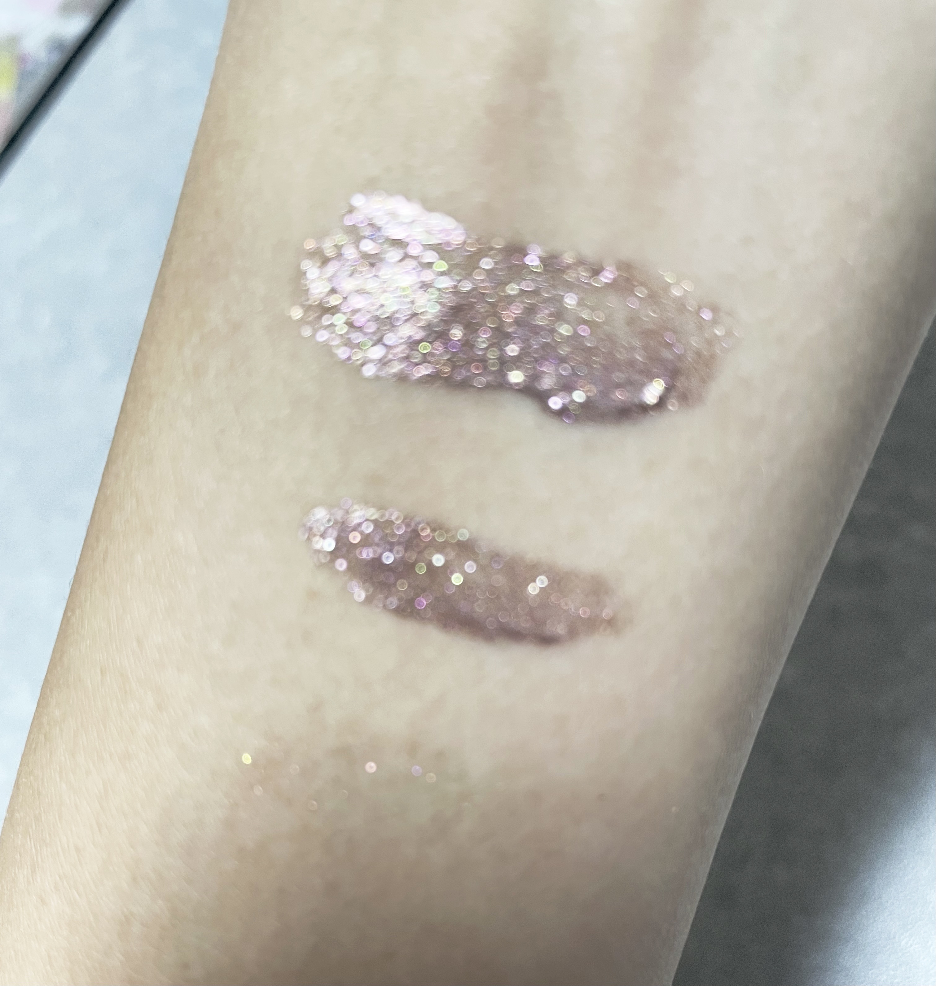 リキッドグリッターシャドウ 星河/LEPOREM/グリッターを使ったクチコミ（2枚目）