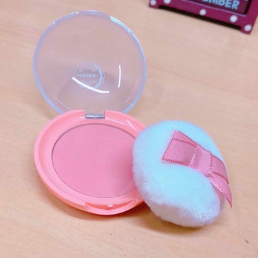 etudehouse ラブリークッキーブラッシャー OR201
エチュードハウスのチーク初購入です◎
オレンジ系のチーク欲しくて、なおかつほんのり色づいてくれるチークを探していた時に見つけたので即購入🙆