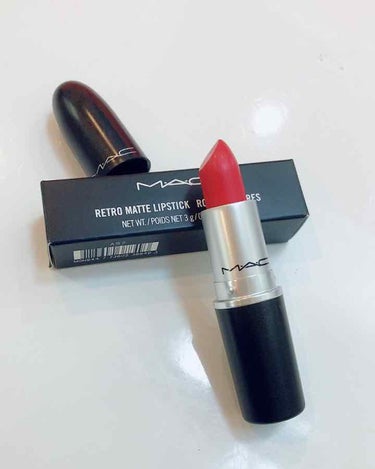 MACのリップ💄

色はdangerousです✨

オレンジっぽい赤で可愛い色です♡
トゥルトゥルしてる訳でもなくめっちゃマットって感じでもなくちょうどいい感じです笑
(語彙力なくてすいません😅)

M