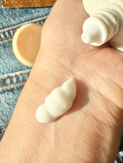 パフューマリー ハンド&ネイルクリーム デューイアルテミシア 50ml/カミール/ハンドクリームを使ったクチコミ(4枚目)