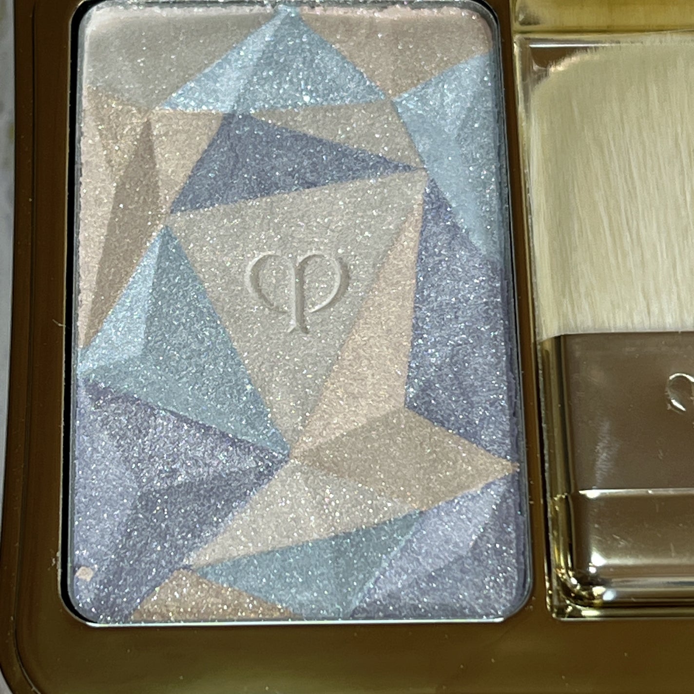 ル・レオスールデクラ /クレ・ド・ポー ボーテ/パウダーハイライトを使ったクチコミ(2枚目)