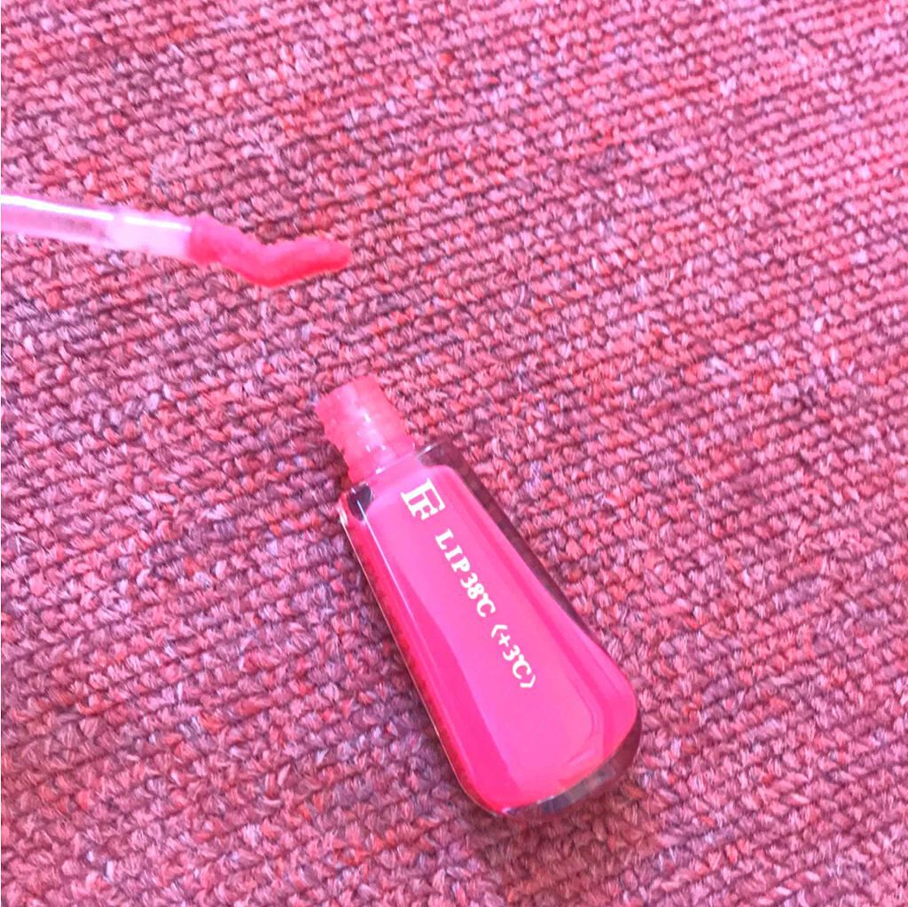 38°C / 99°F リップトリートメント (リップ美容液)/UZU BY FLOWFUSHI/リップケアを使ったクチコミ（2枚目）