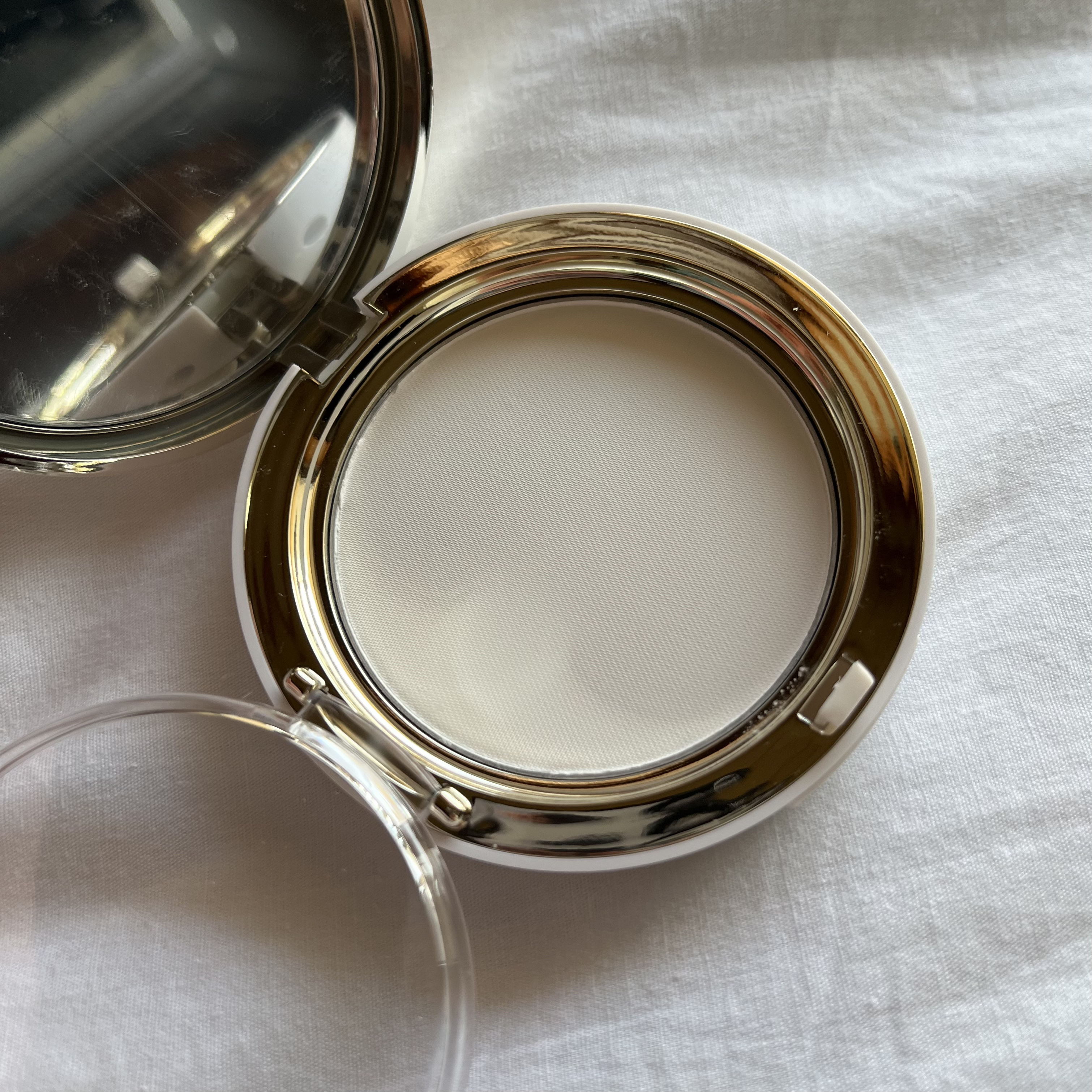 ハイドラセッティングパウダー/byLieto/プレストパウダーを使ったクチコミ（3枚目）