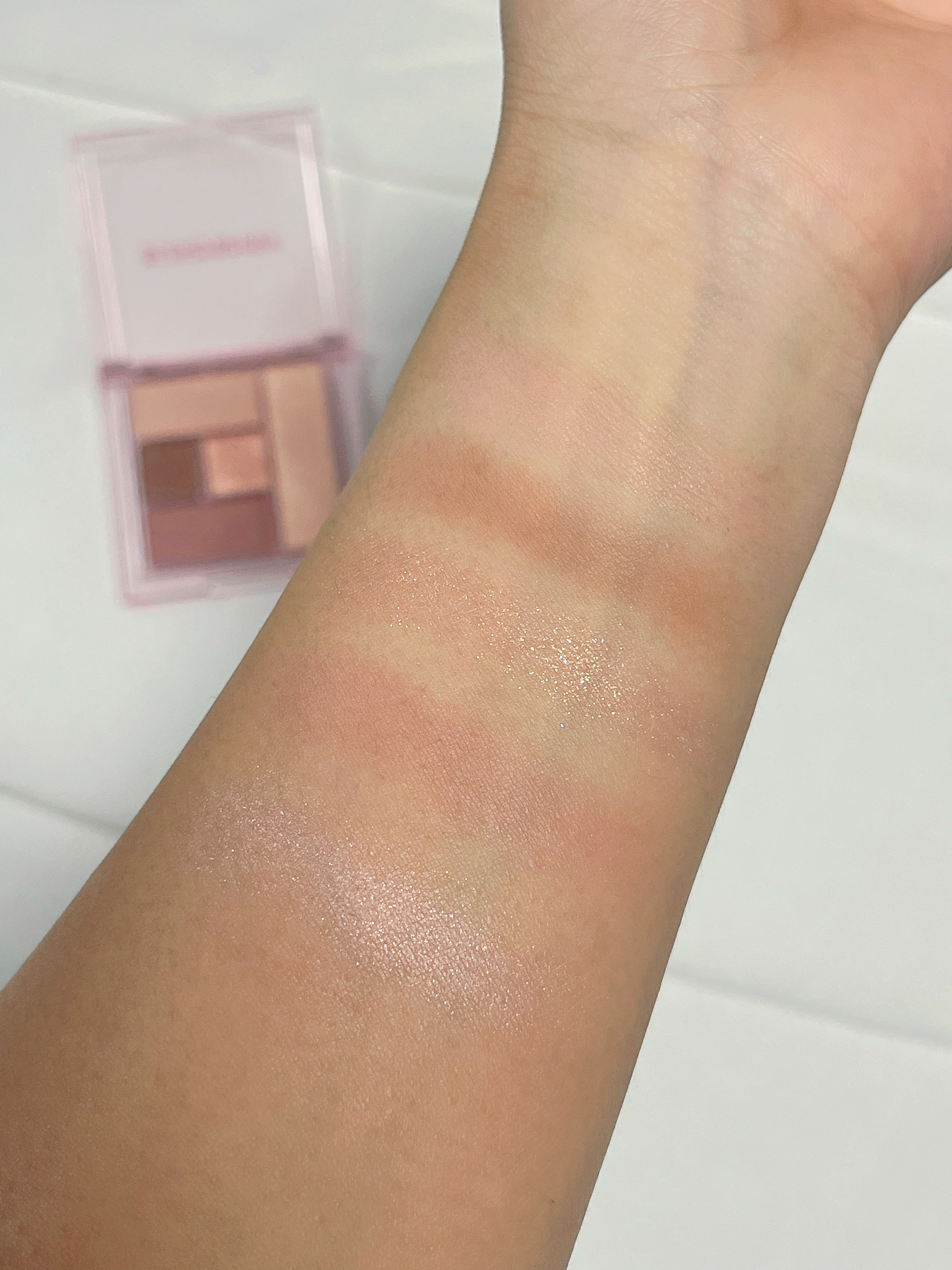 I am Kristin/Hapa kristin/１ヶ月（１MONTH）カラコンを使ったクチコミ（3枚目）