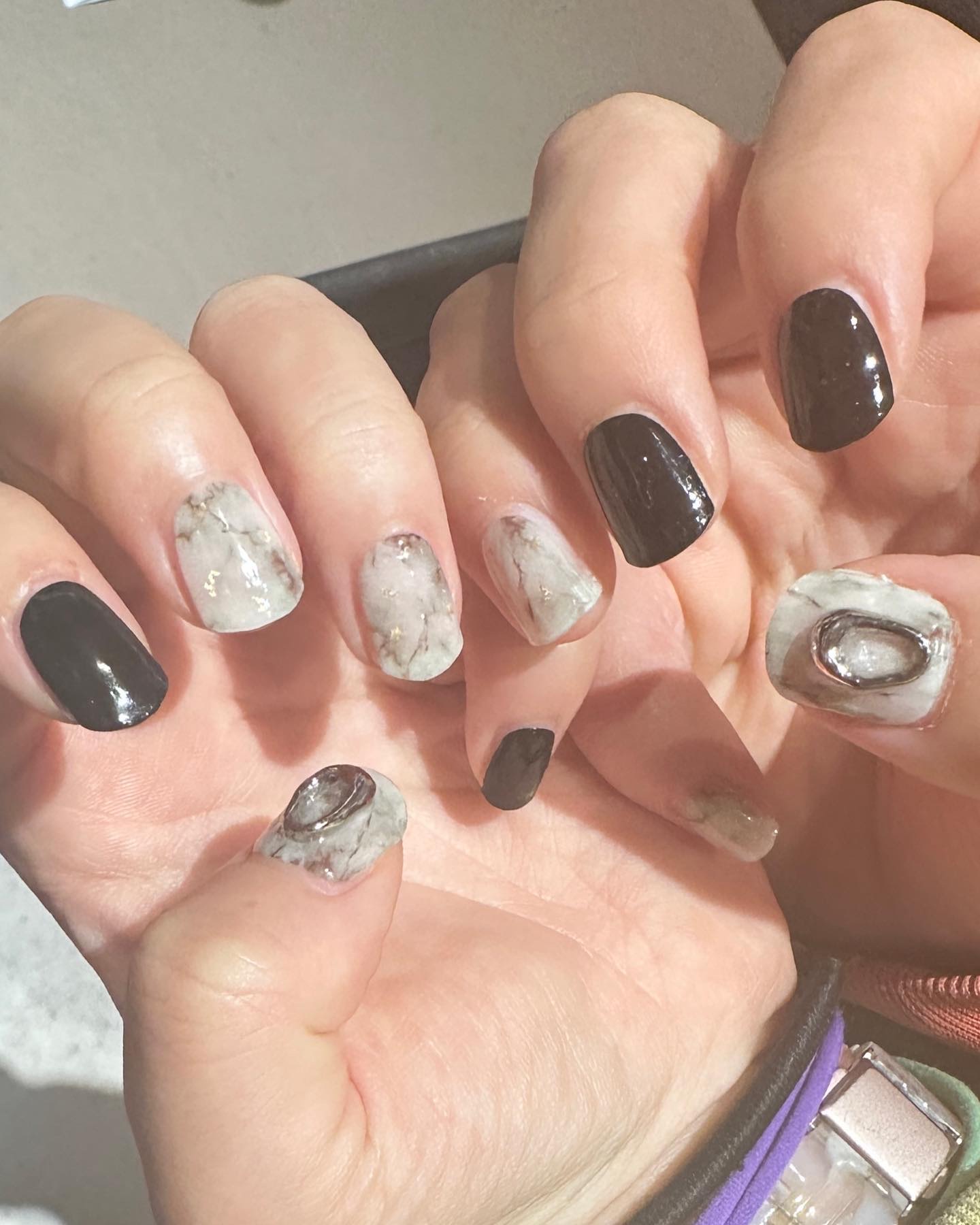 セミキュアジェルネイル（ハンド） NP-083 N Marble Stone (Autumn Story Collection)/ohora/ネイルシールを使ったクチコミ（2枚目）