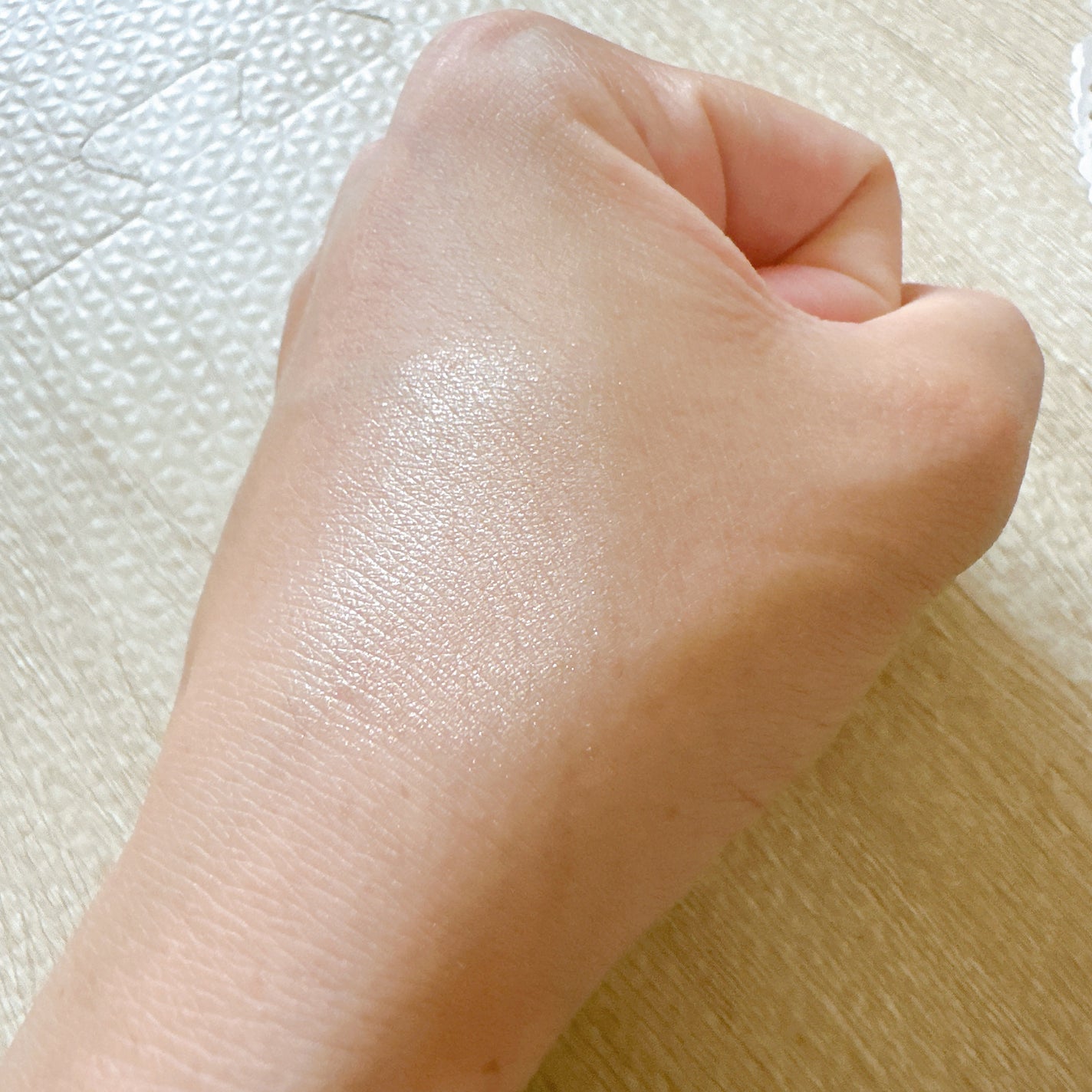 ル・レオスールデクラ /クレ・ド・ポー ボーテ/パウダーハイライトを使ったクチコミ(5枚目)