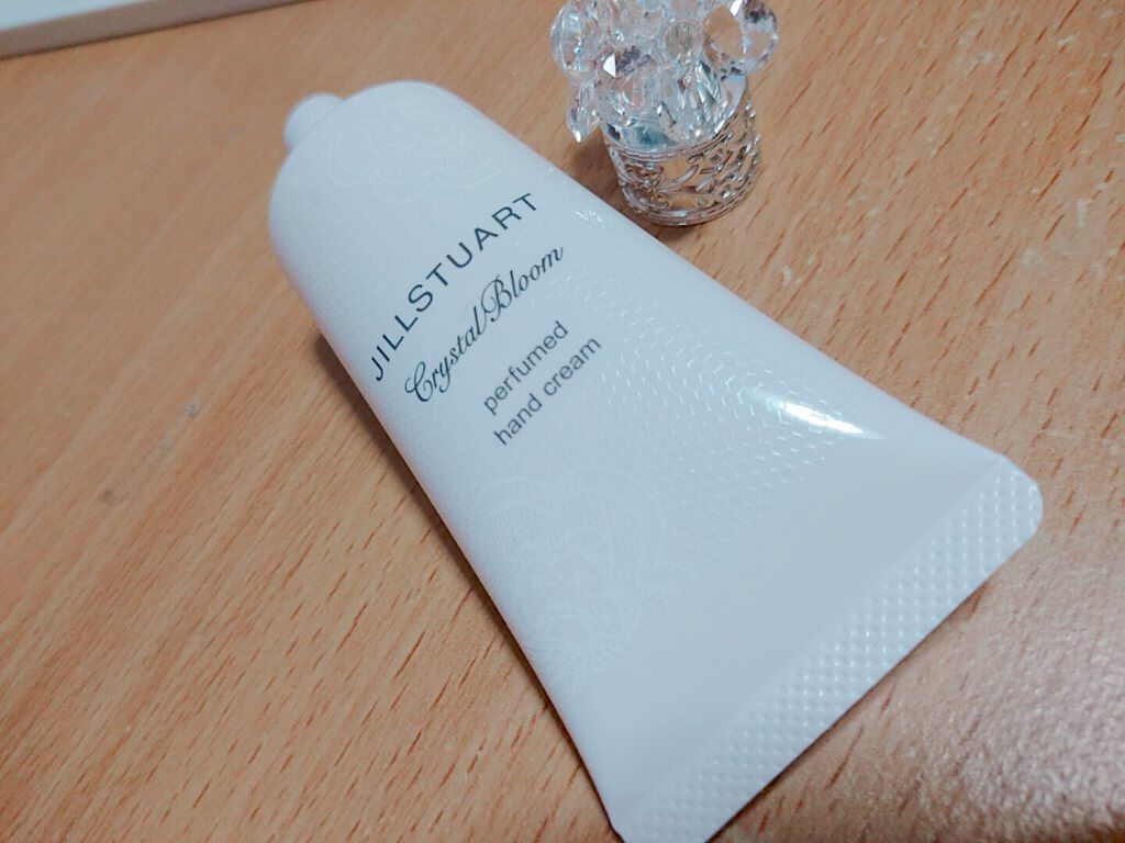 クリスタルブルーム パフュームド ハンドクリーム/JILL STUART/ハンドクリームを使ったクチコミ（1枚目）